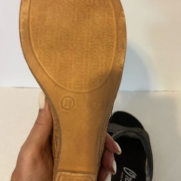 ONEX MADE IN ITALY SIZE 8.5 WOMEN'S BLACK OPEN-TOE SLIPON 3.5" WEDGE SANDALS 39 - Picture 8 of 10